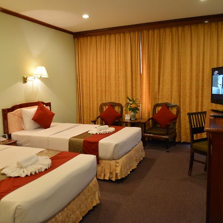 סיאם ריפ Angkor Hotel מראה חיצוני תמונה