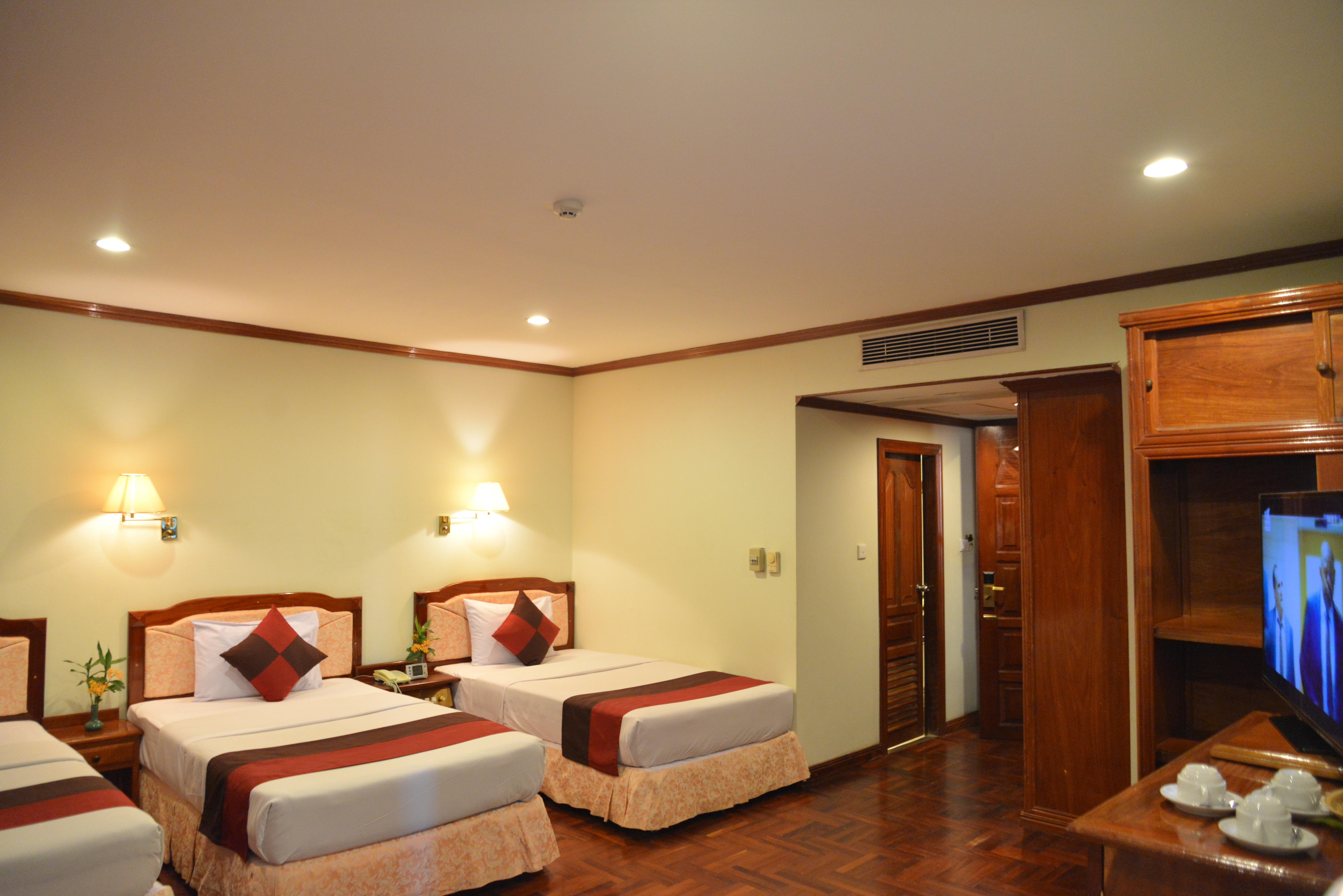 סיאם ריפ Angkor Hotel מראה חיצוני תמונה
