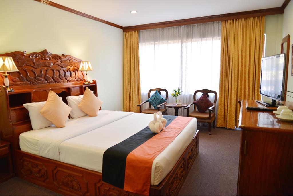 סיאם ריפ Angkor Hotel מראה חיצוני תמונה