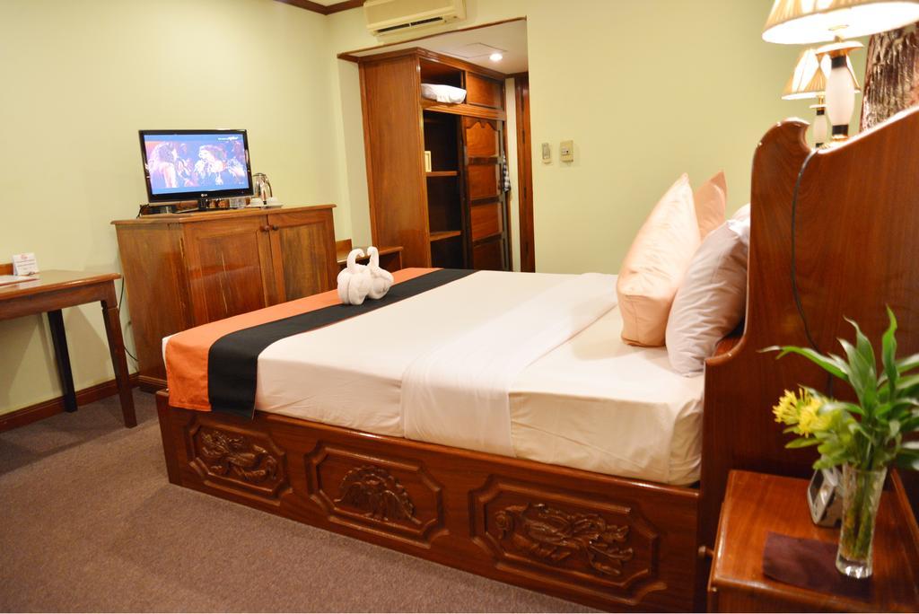 סיאם ריפ Angkor Hotel מראה חיצוני תמונה