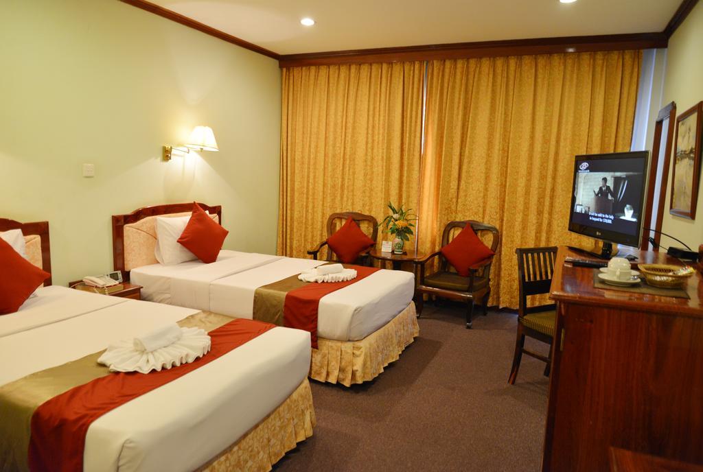 סיאם ריפ Angkor Hotel מראה חיצוני תמונה